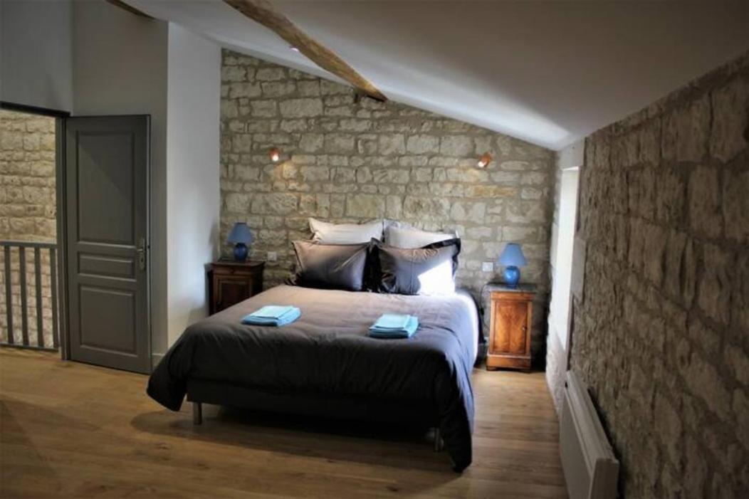 Château des Loups - Les Cèdres Bleus Echire Exterior foto